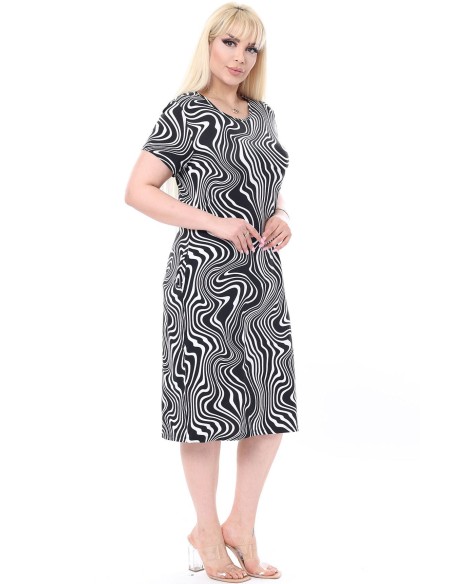 Черно-белое платье с короткими рукавами