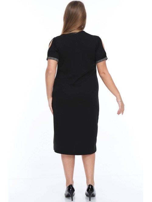 Черное платье с короткими рукавами Черное платье с короткими рукавами