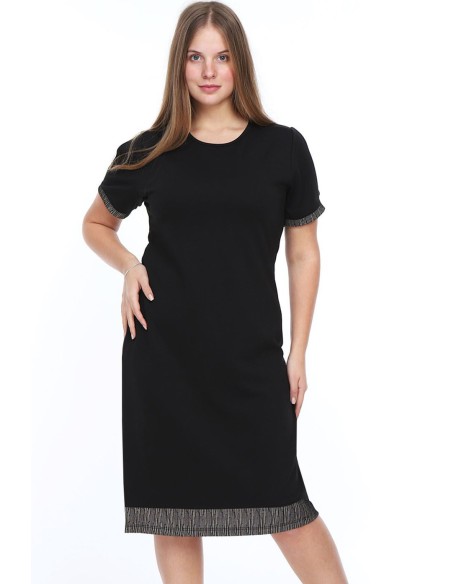 Melna kleita ar īsām piedurknēm