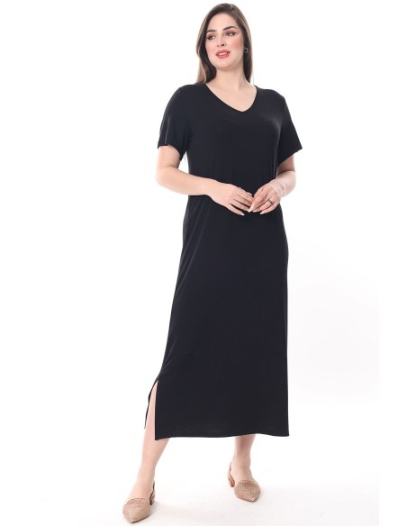 Melna gara kleita ar šķēlumiem