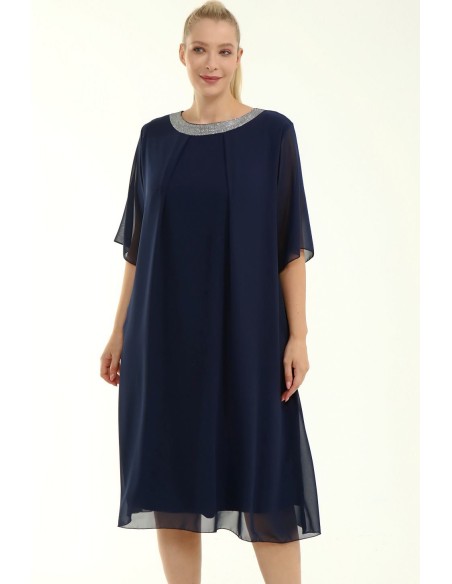 Великолепное платье свободного дизайна.