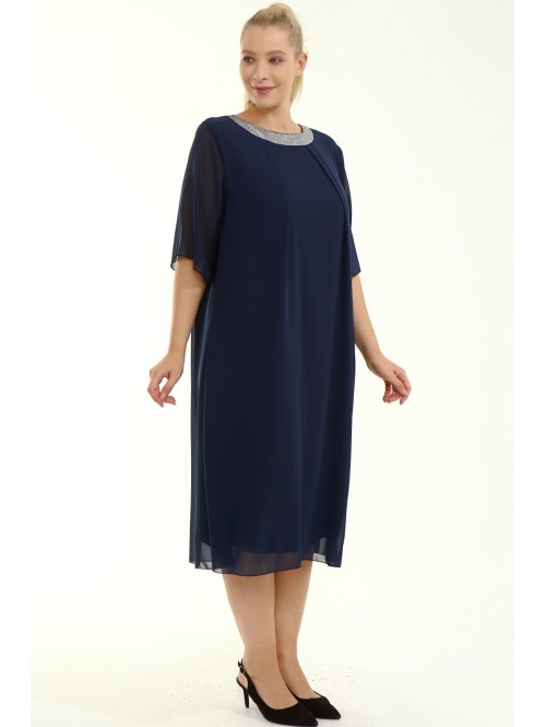 Puošni laisvo dizaino suknelė Puošni laisvo dizaino suknelė