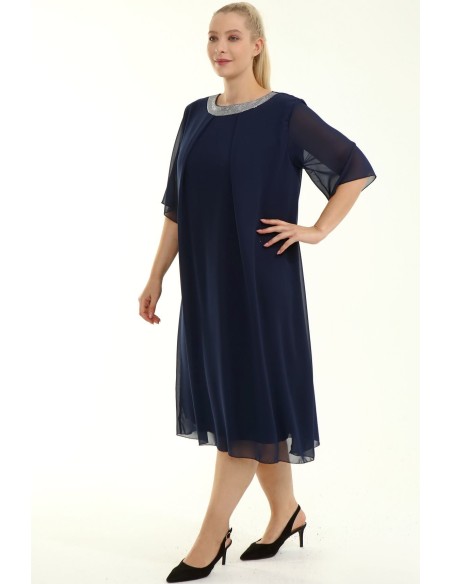 Lieliska brīva dizaina kleita