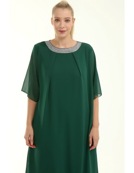 Великолепное зеленое платье для полных женщин.