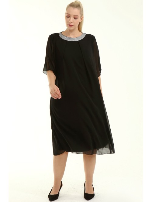 Melna izlaiduma kleita apaļīgam Melna izlaiduma kleita apaļīgam