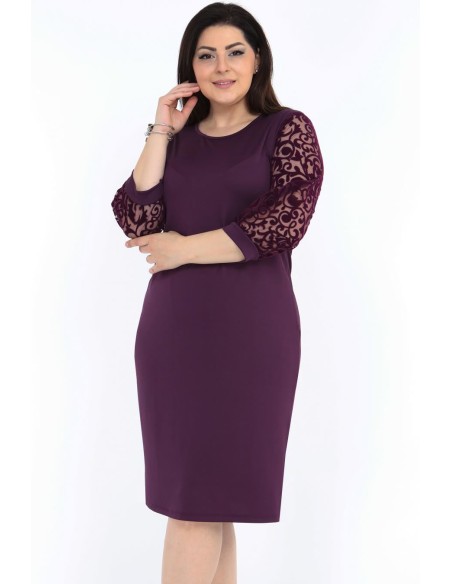 Violeta kleita sievietēm