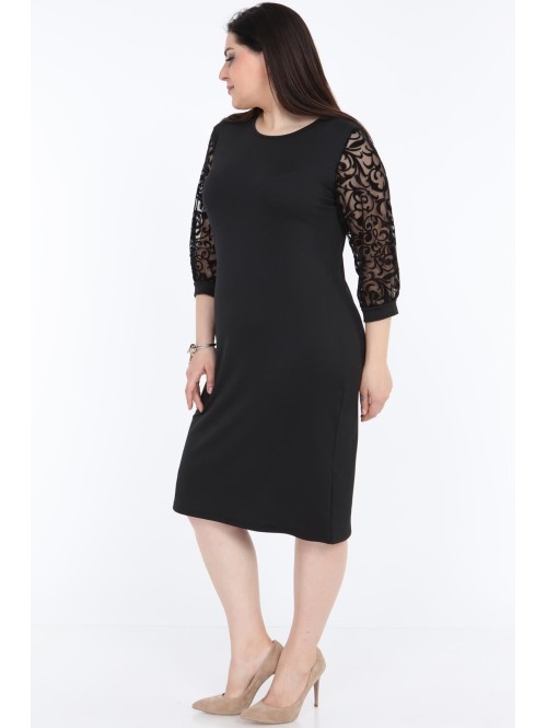 Melna kleita ar 3/4 piedurknēm Melna kleita ar 3/4 piedurknēm