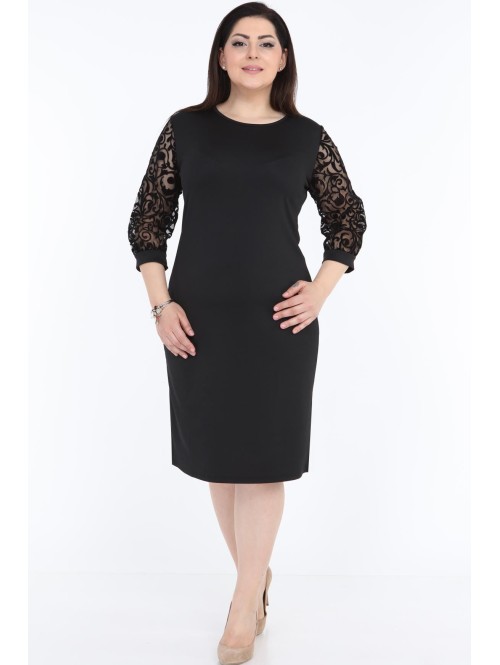 Melna kleita ar 3/4 piedurknēm Melna kleita ar 3/4 piedurknēm