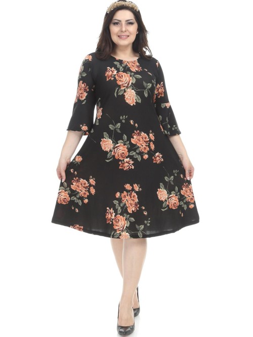 Gėlėta ispaniško stiliaus suknelė Gėlėta ispaniško stiliaus suknelė