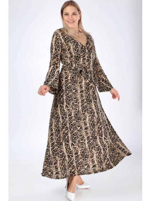 Pikk laienev ussinahast trükiga kleit Pikk laienev ussinahast trükiga kleit