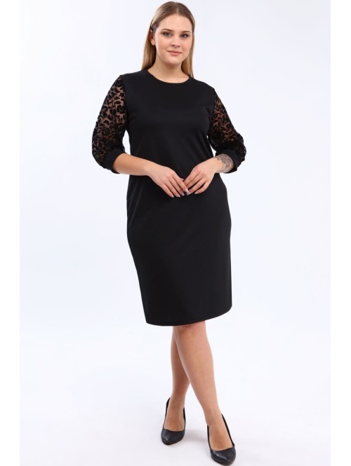 Простое черное платье с круглым... Простое черное платье с круглым...