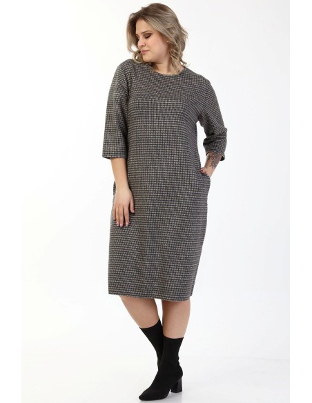 Klassikaline ruuduline taskutega kleit