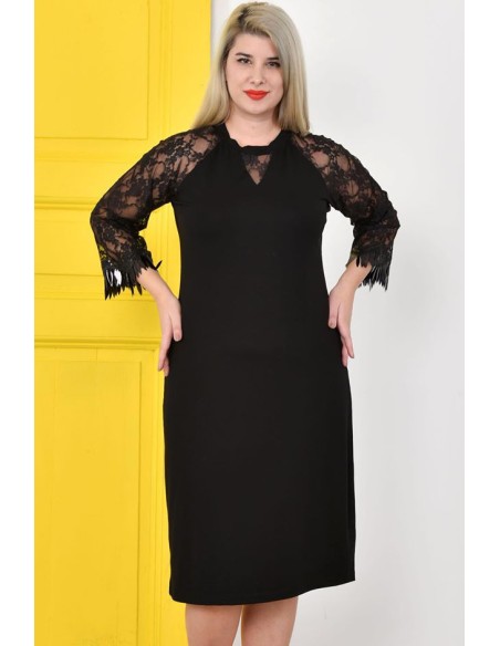 Gadījuma kleita ar greznām piedurknēm