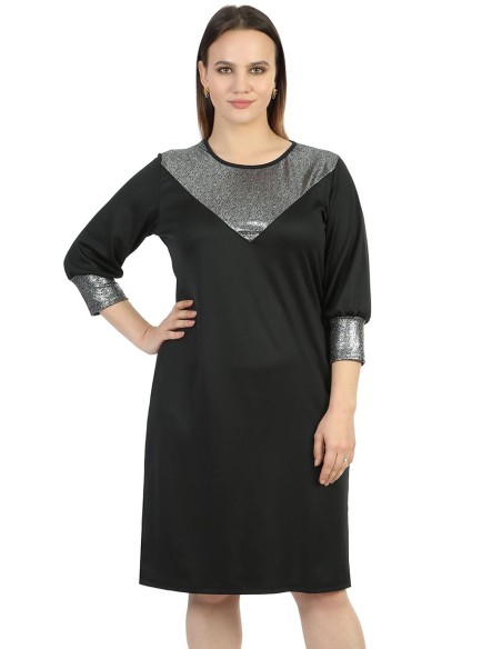 Melna kleita ar spīdīgu efektu