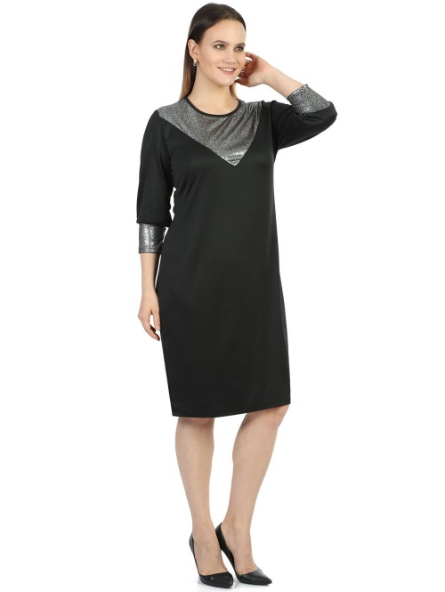 Must läikiva efektiga kleit Must läikiva efektiga kleit