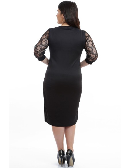 Lihtne must pitsvarrukatega kleit