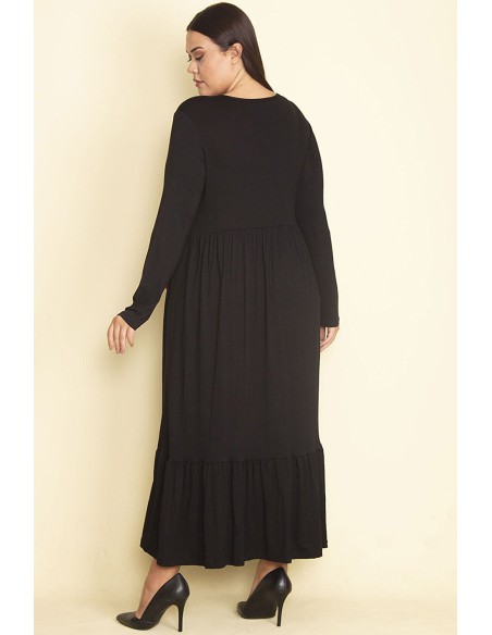 Длинное черное платье с вышитой аппликацией