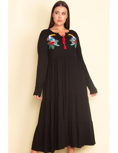 Черное вискозное платье с длинными рукавами