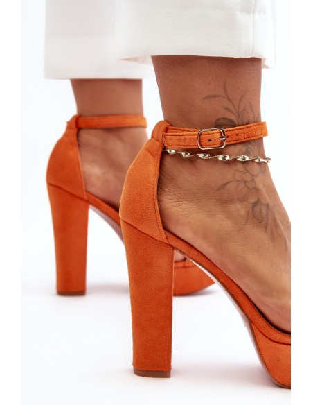 Patogios zomšinės basutės su aukštakulne oranžine Essence