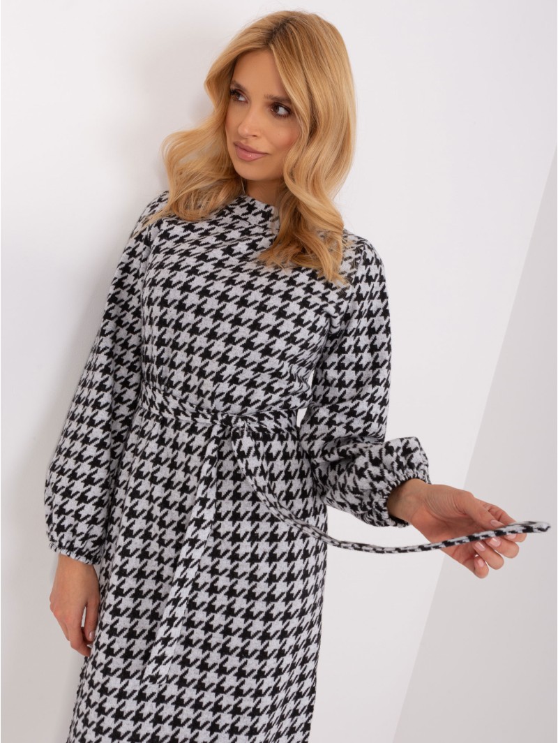 Suknelė balta-juoda