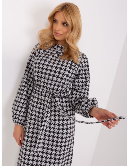 Suknelė balta-juoda