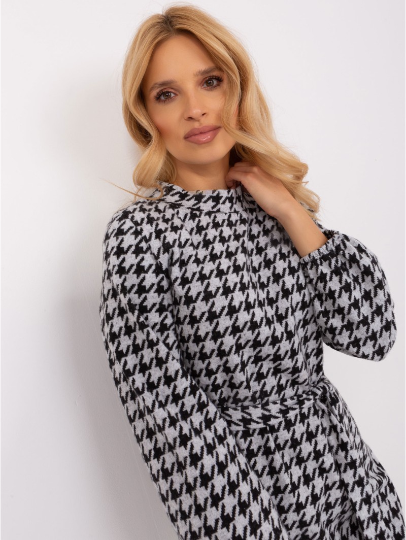 Suknelė balta-juoda