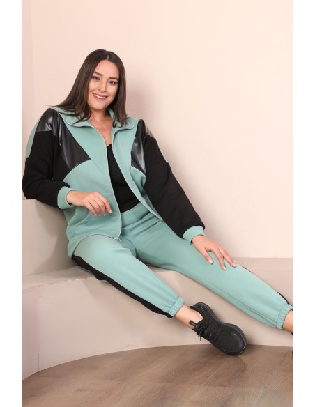 Sieviešu treniņtērps ar rāvējslēdzēju