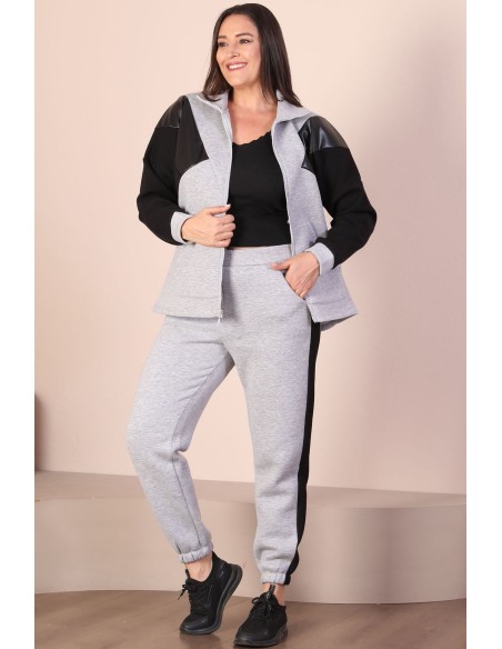 Sieviešu treniņtērps ar rāvējslēdzēju