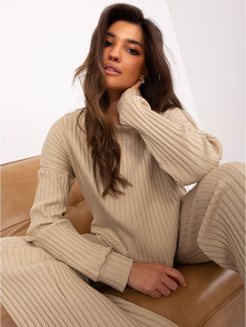 Komplektas smėlio spalvos