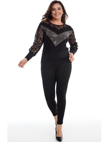 Elegantiška juoda palaidinė puošniomis rankovėmis