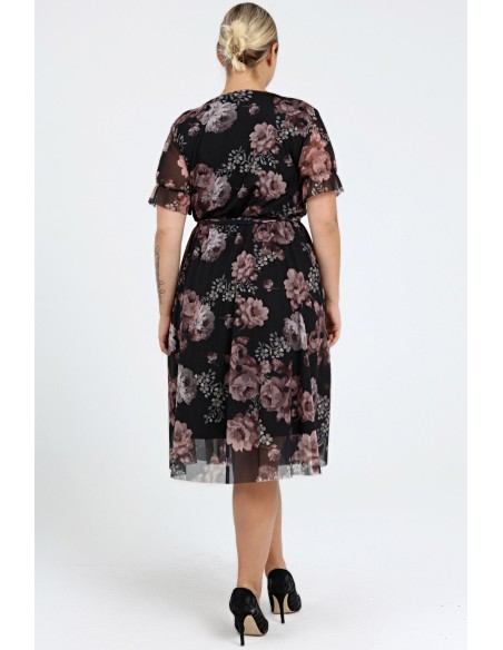 Lühikeste varrukatega lilleline kleit