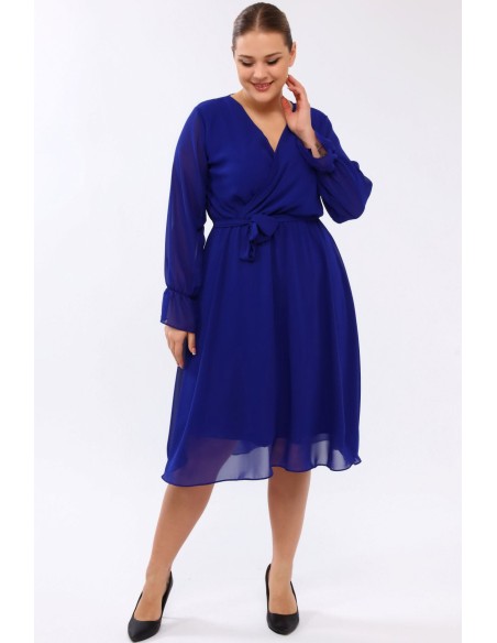 Plazdanti suknelė su dirželiu