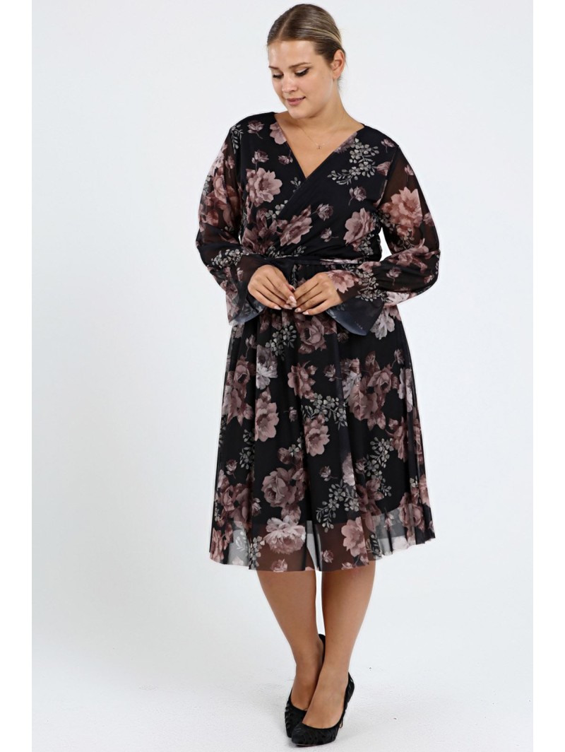 Suknelė su dirželiu Suknelė su dirželiu