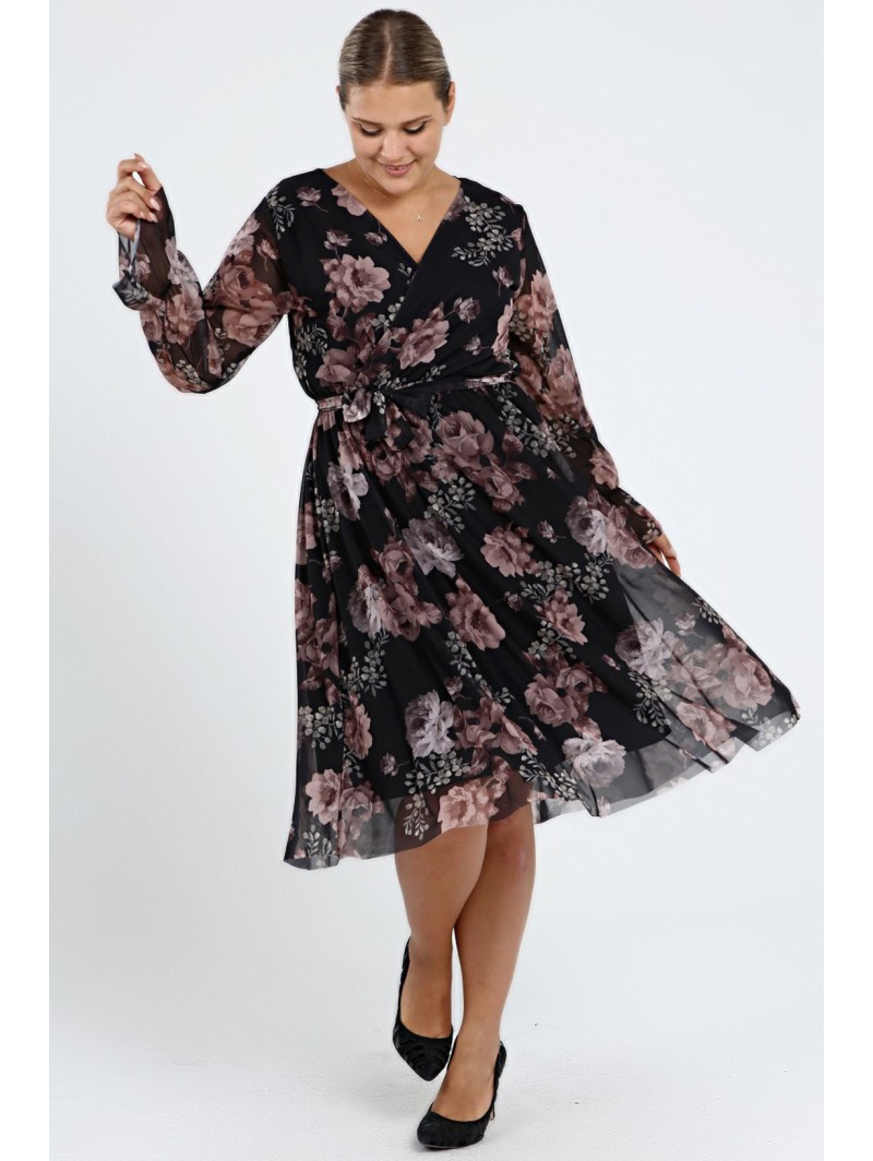 Suknelė su dirželiu Suknelė su dirželiu