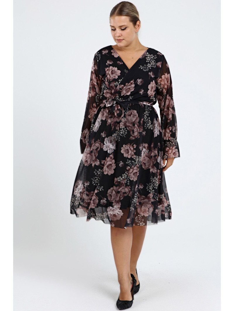 Suknelė su dirželiu Suknelė su dirželiu