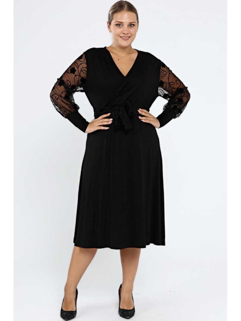 Juoda suknelė Juoda suknelė