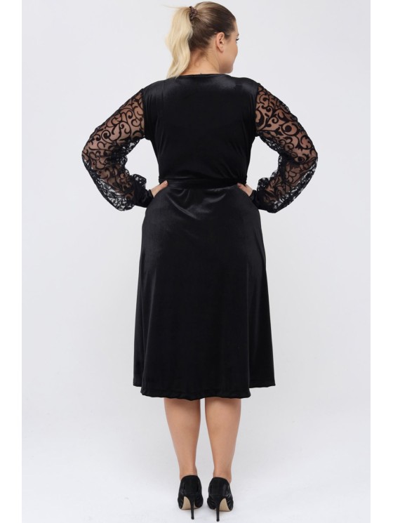 Veliūrinė suknelė su voko formos iškirpte 2