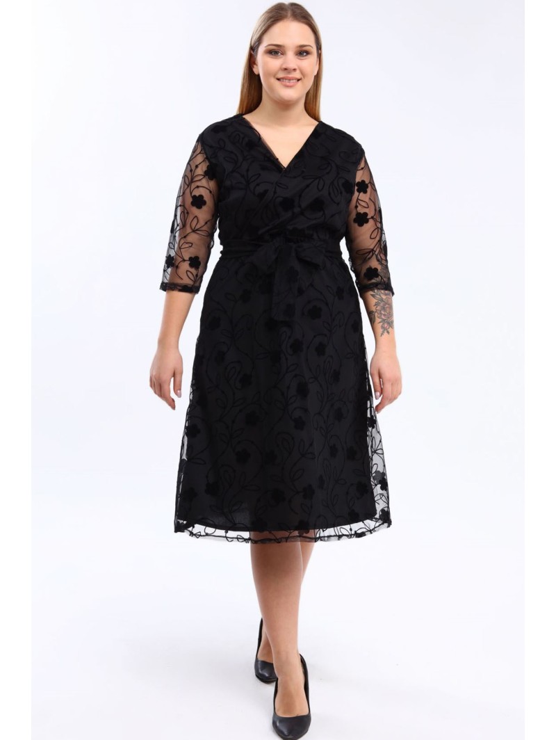 Juoda suknelė Juoda suknelė