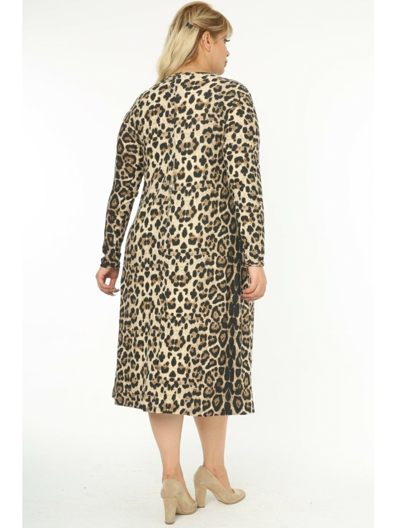 Suknelė su gyvūnų kailio raštu Suknelė su gyvūnų kailio raštu