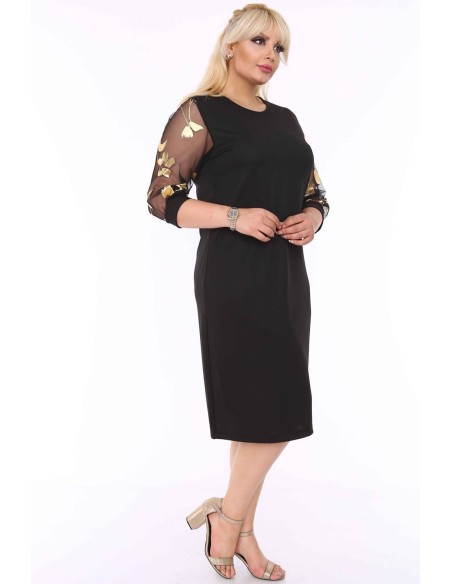 Must klassikaline kleit