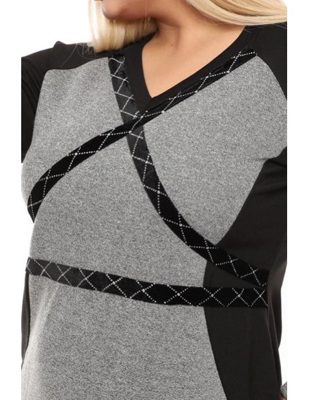 Стильное серое платье