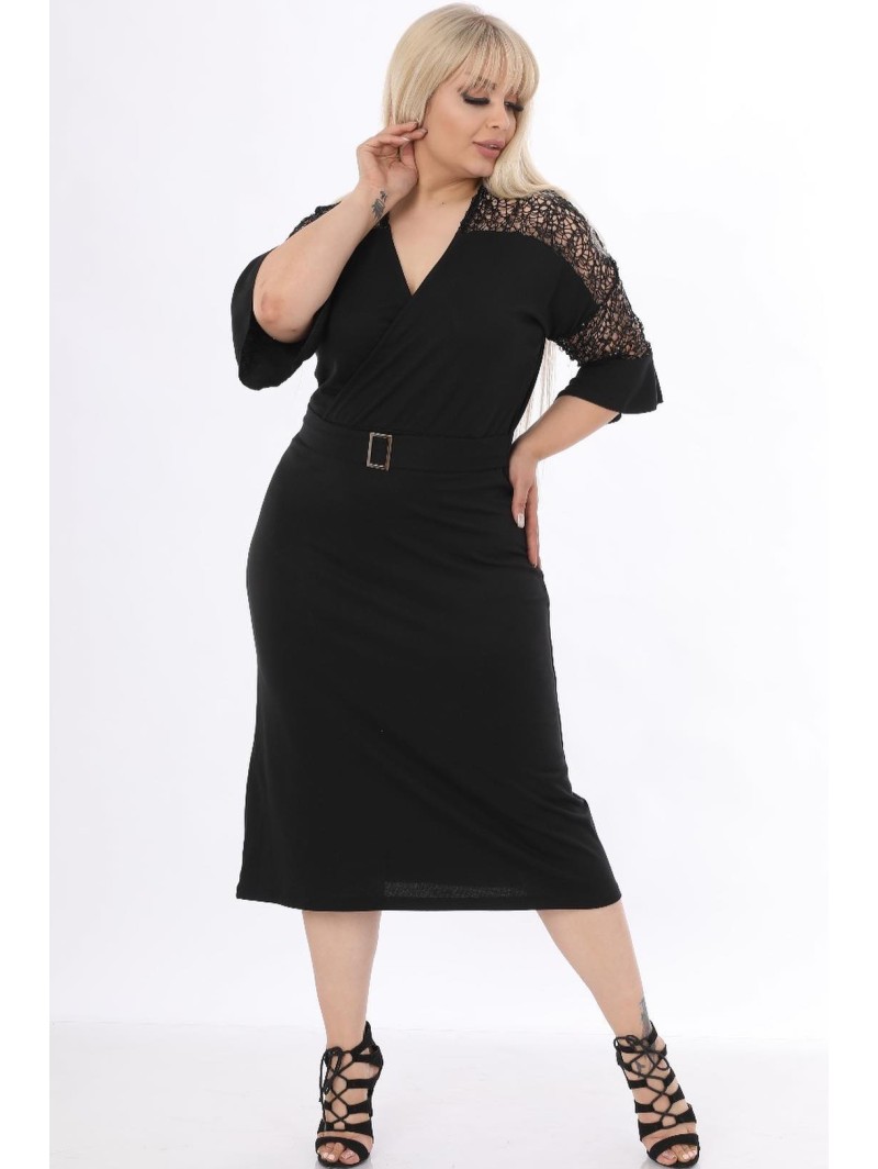 Juoda elegantiška suknelė Juoda elegantiška suknelė