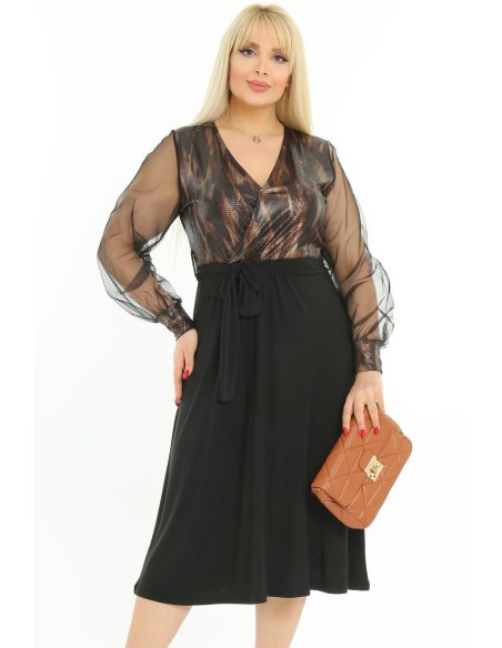 Элегантное платье с ремешком