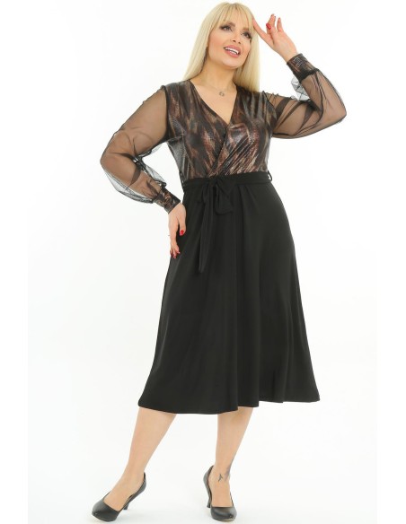 Eleganta kleita ar lenciņu