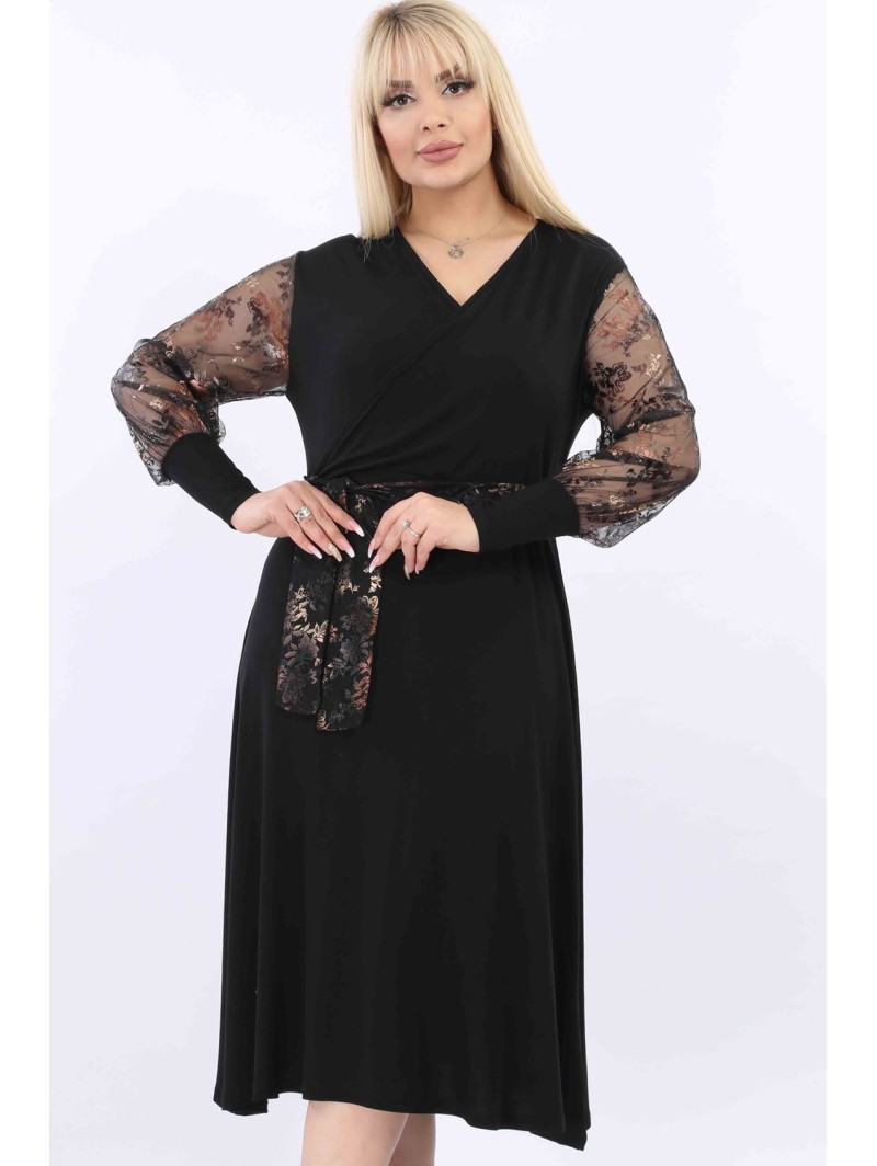 Uzliesmojoša melna kleita Uzliesmojoša melna kleita