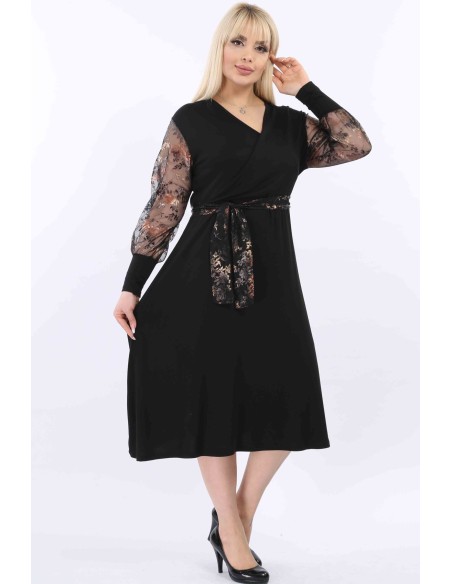 Расклешенное черное платье