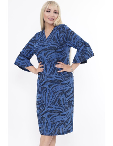 Kleita ar zilu rakstu