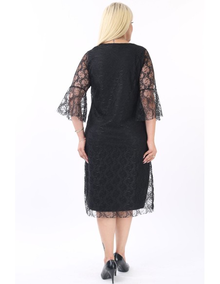 Juoda suknelė su nėriniais