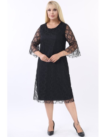 Juoda suknelė su nėriniais