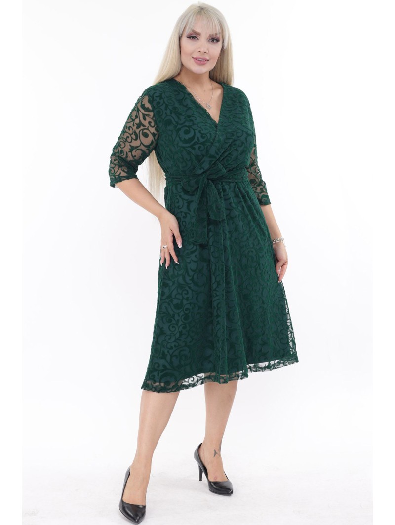 Зеленое платье с вырезом Зеленое платье с вырезом